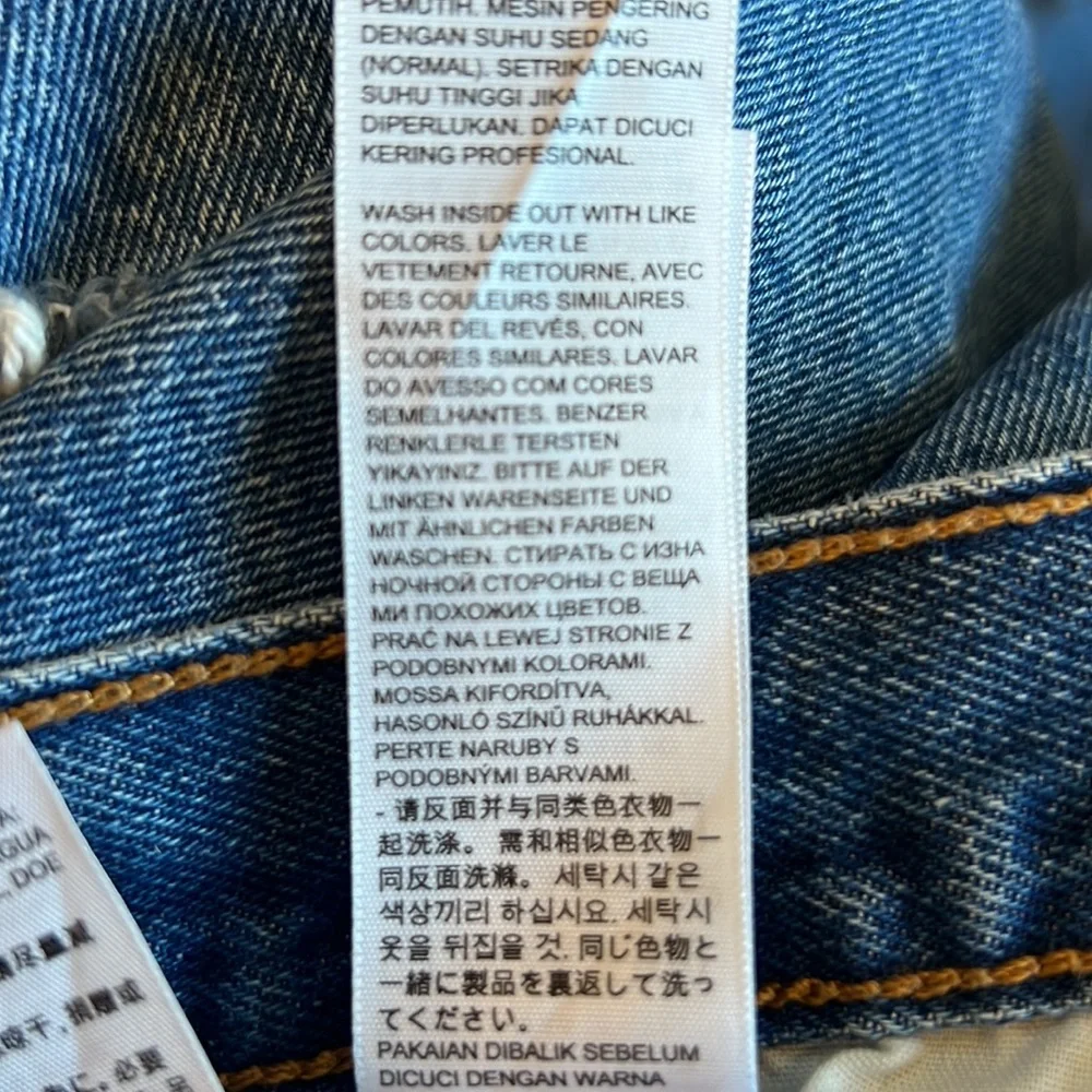 LEVI’S PREMIUM 501® ‘90S WOMEN'S JEANS - Destructed Indigo - Medium Wash - Picture 16 of 16